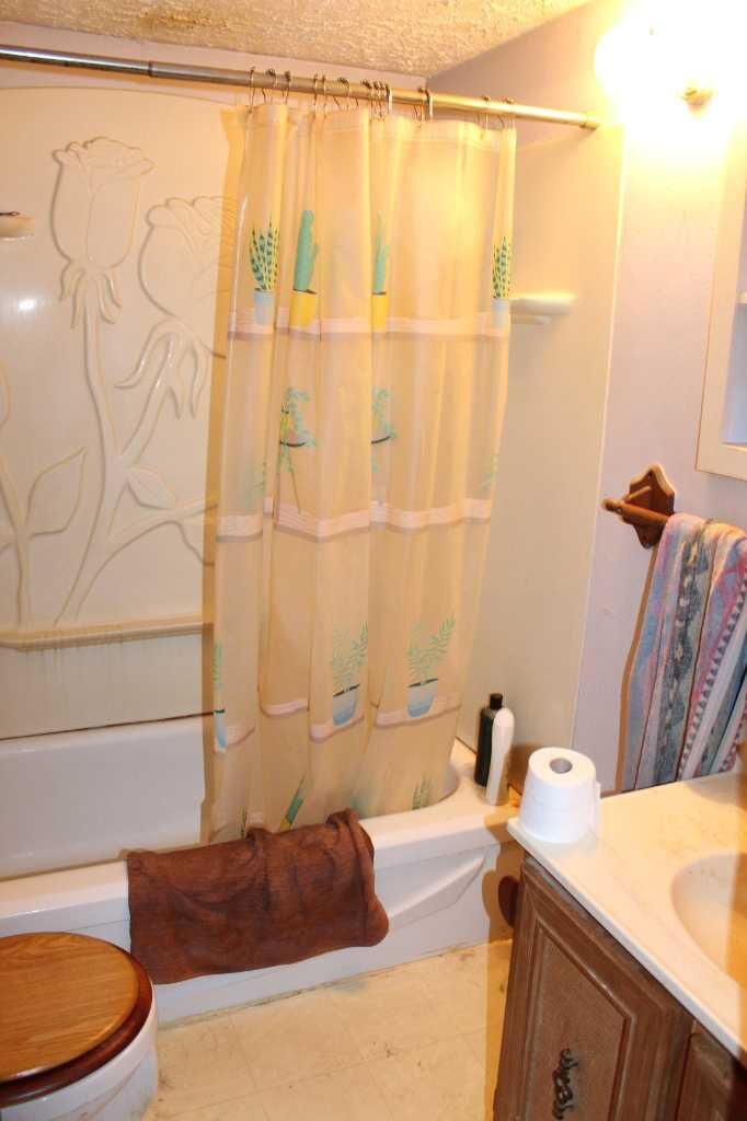 Property Photo:  304 8 Avenue SE  AB T0H 2M0 