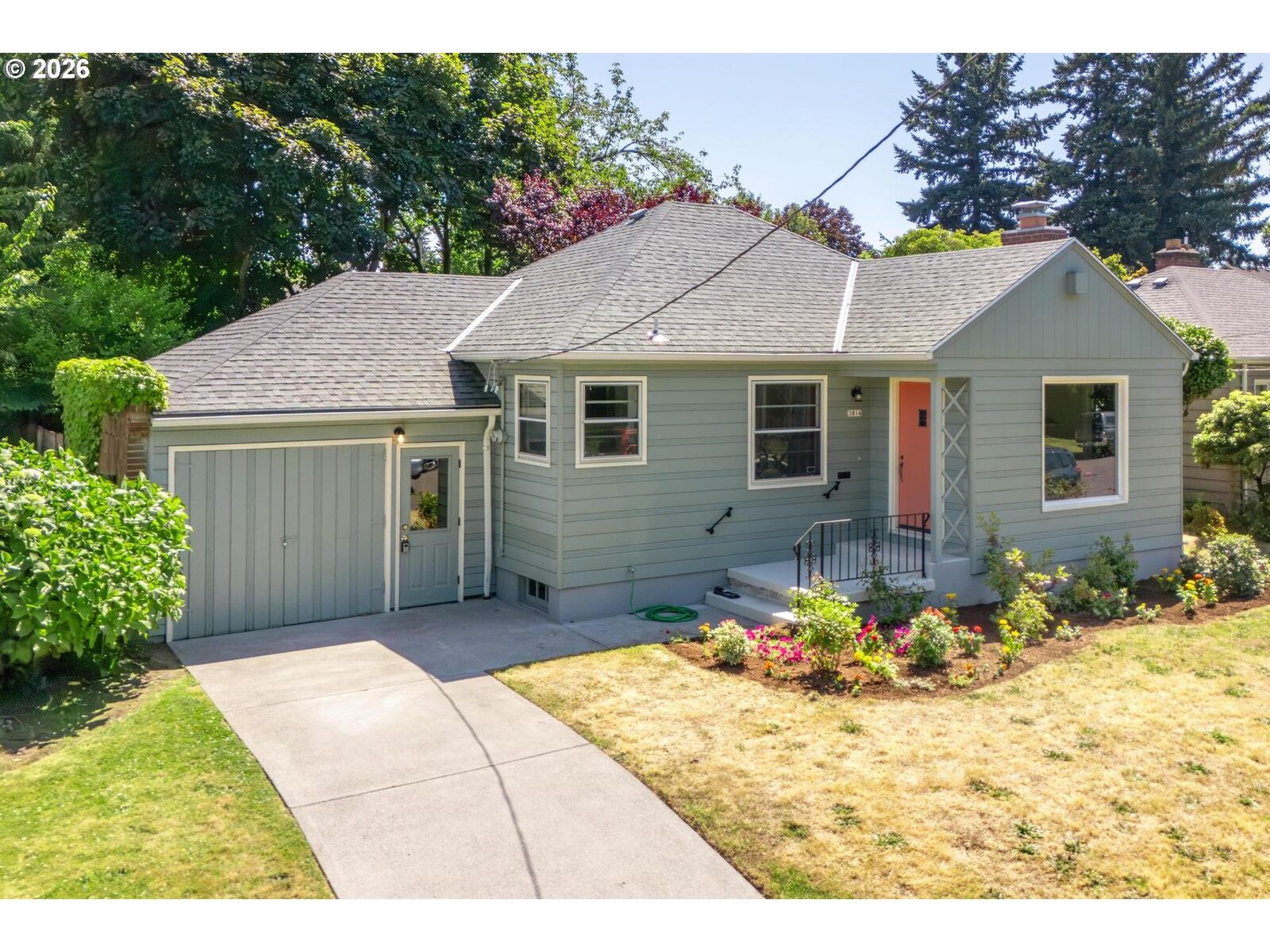 Property Photo: 3814 NE Simpson St OR 97211