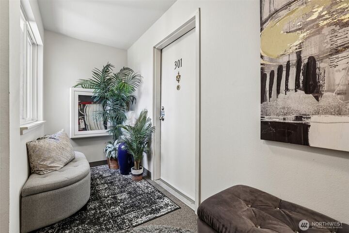Property Photo: 1312 S Massachusetts Street 301 WA 98144