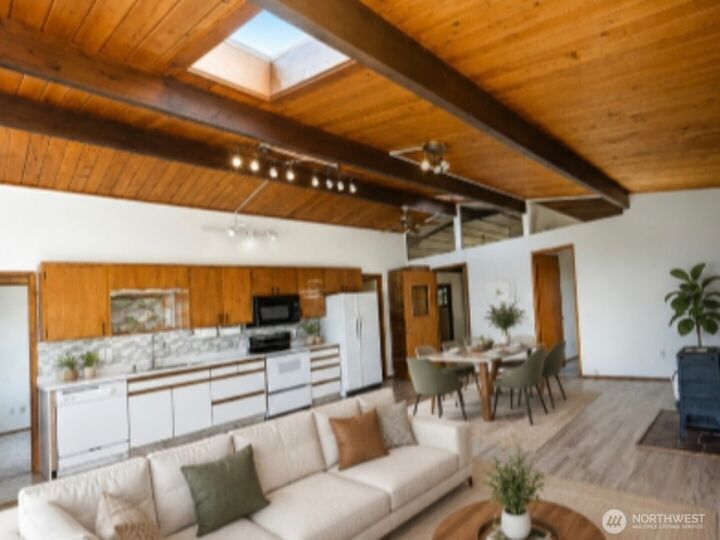 Property Photo: 1838 Edgewood Drive WA 98282