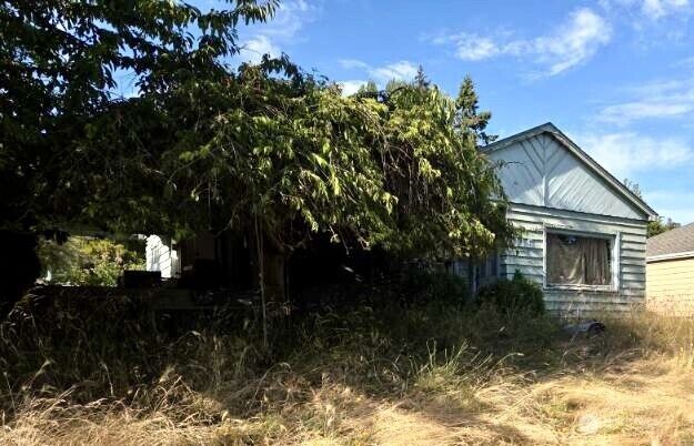 Property Photo:  116  F Street  WA 98368 