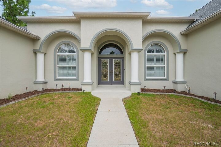 Property Photo:  1 Stokesia Court S  FL 34446 