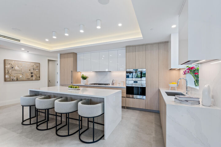 Property Photo: 87 Isle Of Venice Drive 401N FL 33301