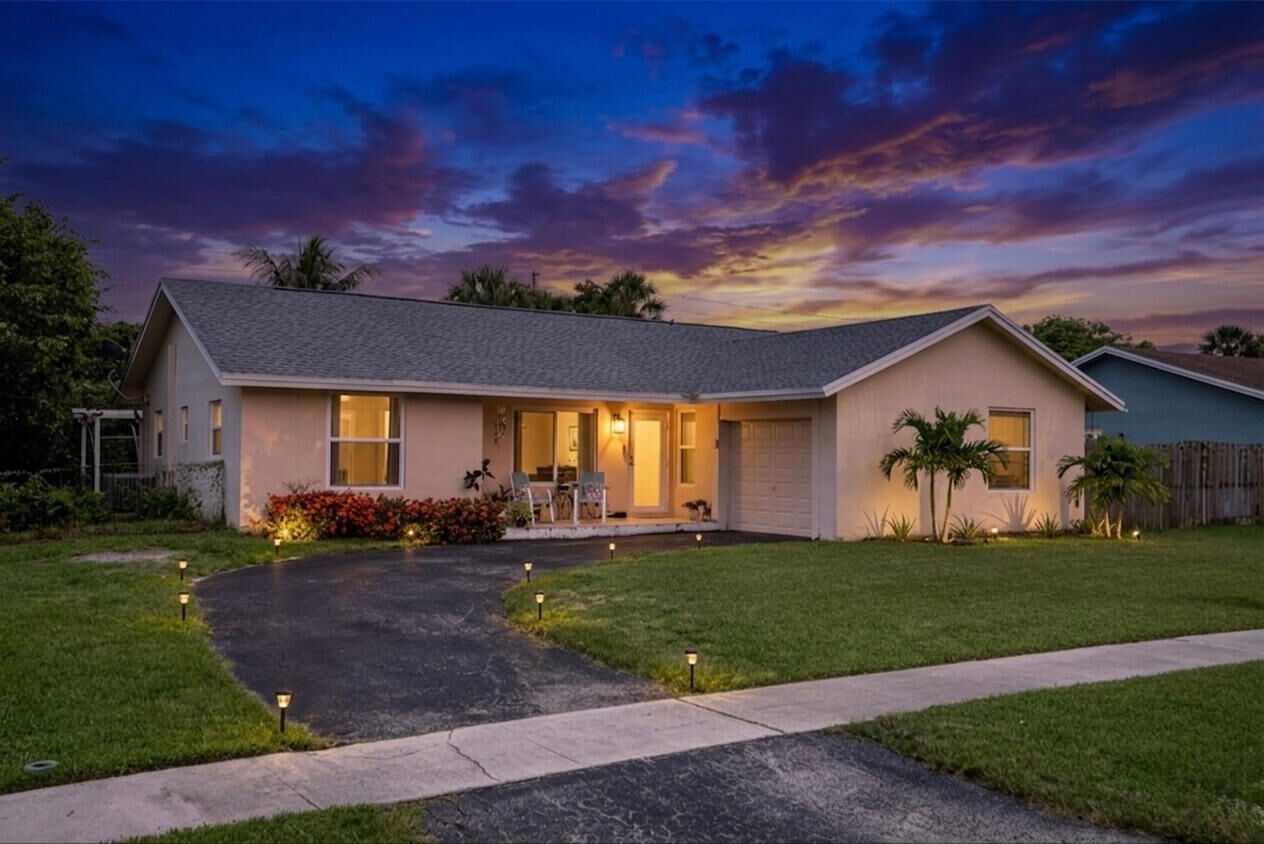 Property Photo:  9544 Richmond Circle  FL 33434 