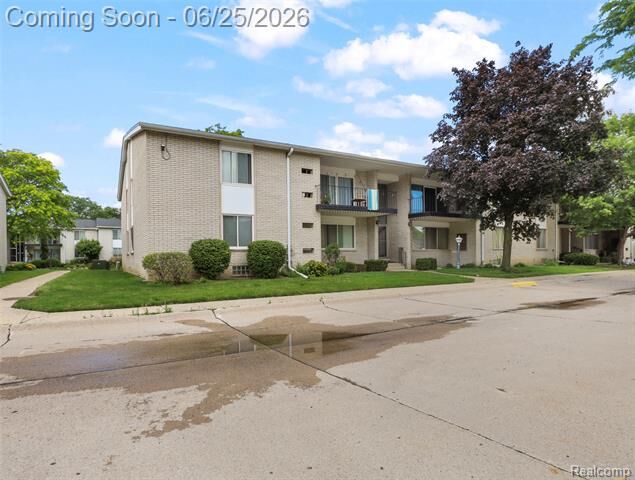 Property Photo:  8577 Kennedy Circle M7  MI 48093 