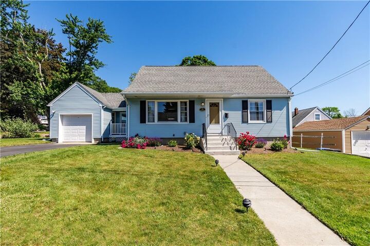 Property Photo:  11 Bellevue Drive  RI 02920 