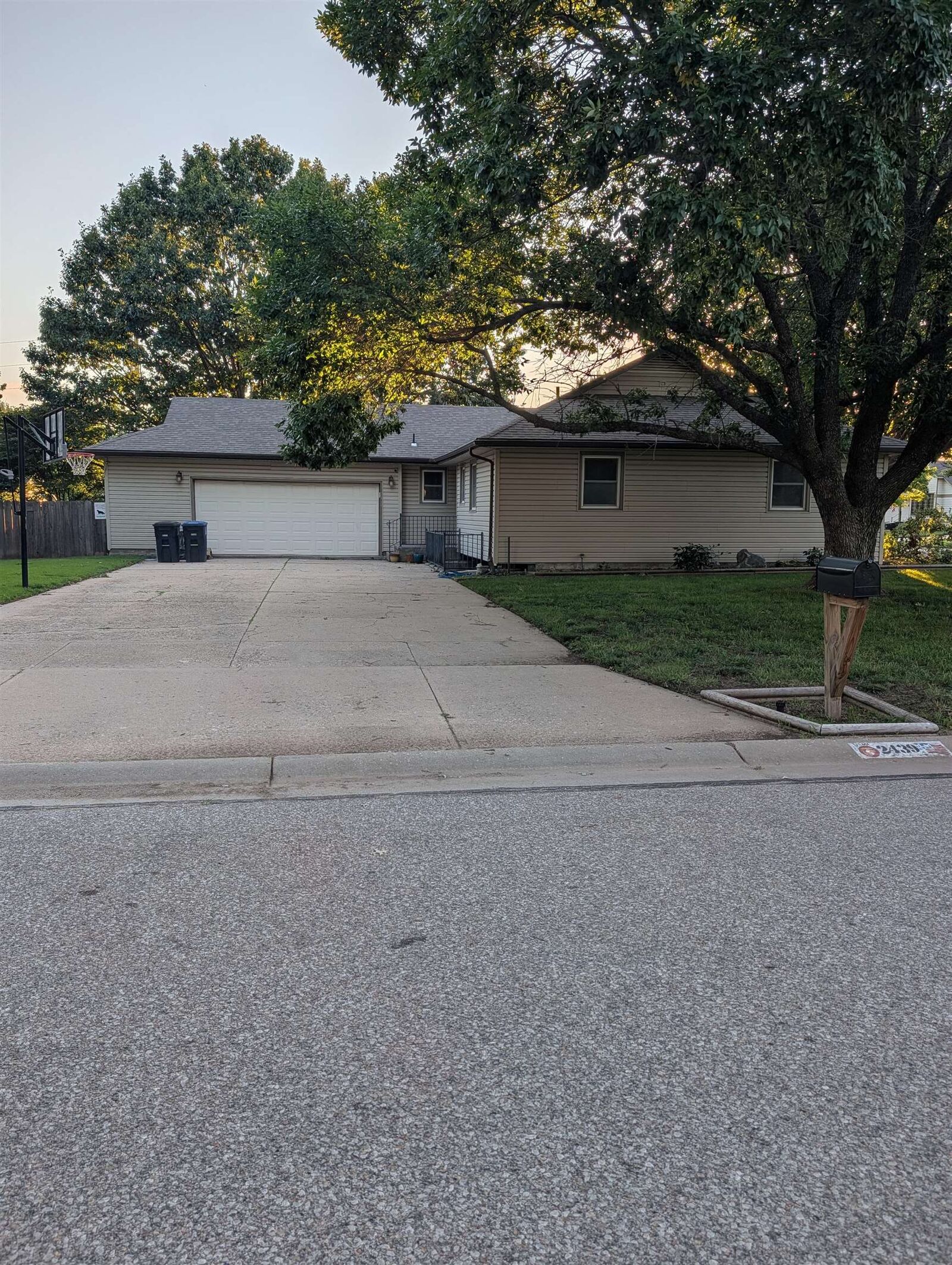 Property Photo: 2439 Hazlett St KS 67042