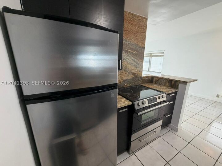 Property Photo: 641 Espanola Way 3 FL 33139