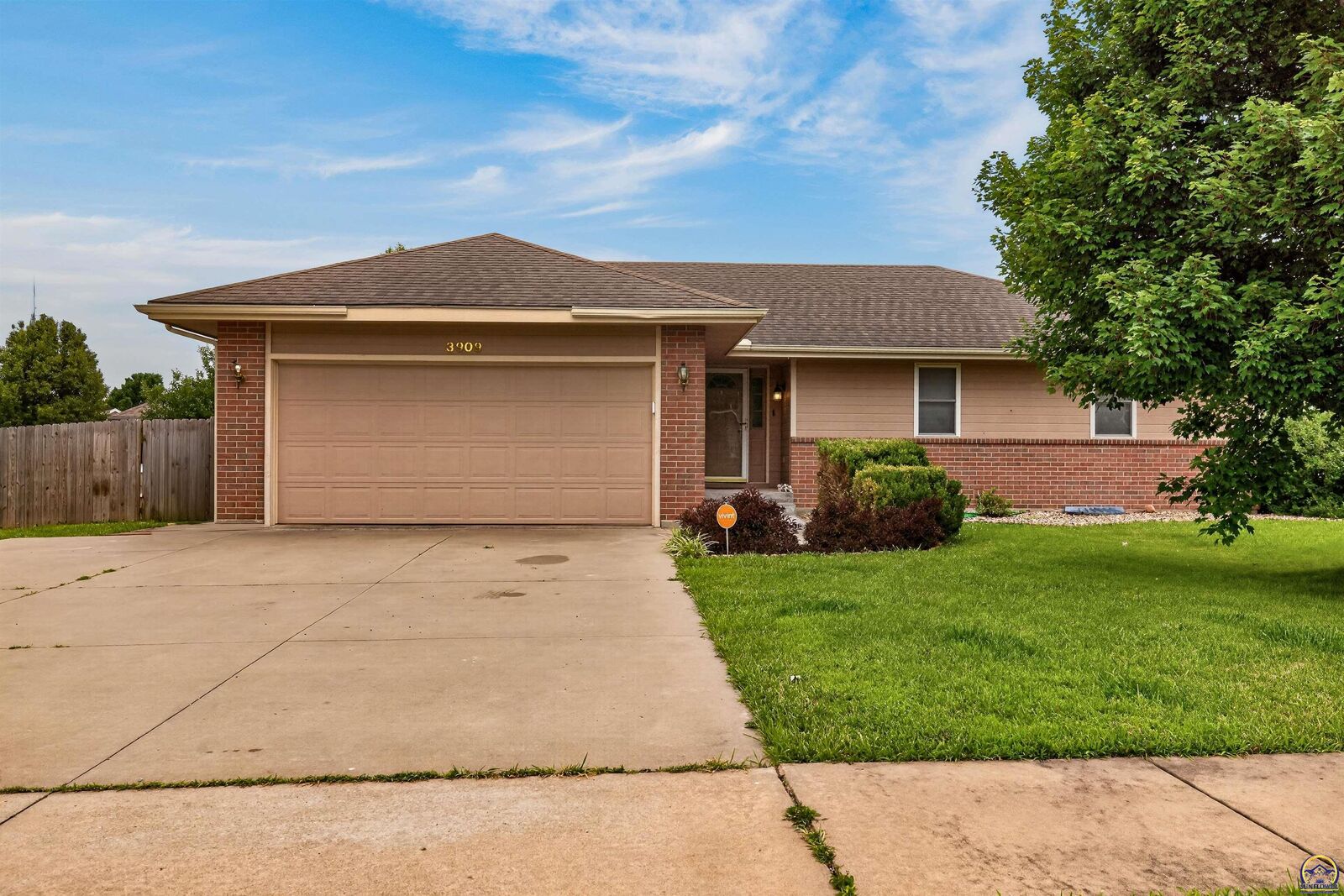 Property Photo:  3909 SW 40th St  KS 66610 