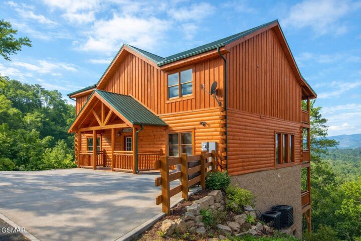 Property Photo: 3704 Tilda Hilltop Way TN 37862