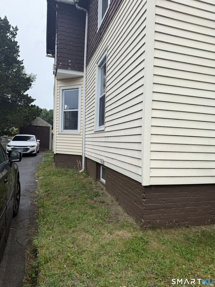 Property Photo:  57 Phelps Street  CT 06108 