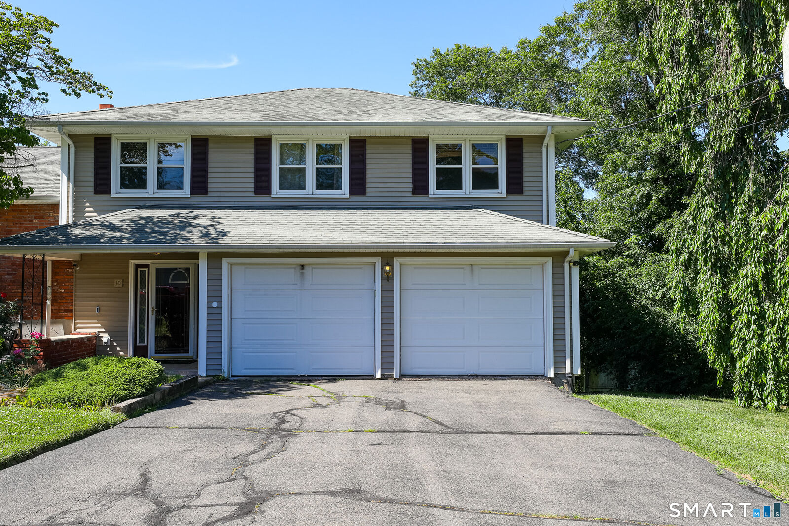 Property Photo:  10 Eastwood Road  CT 06117 