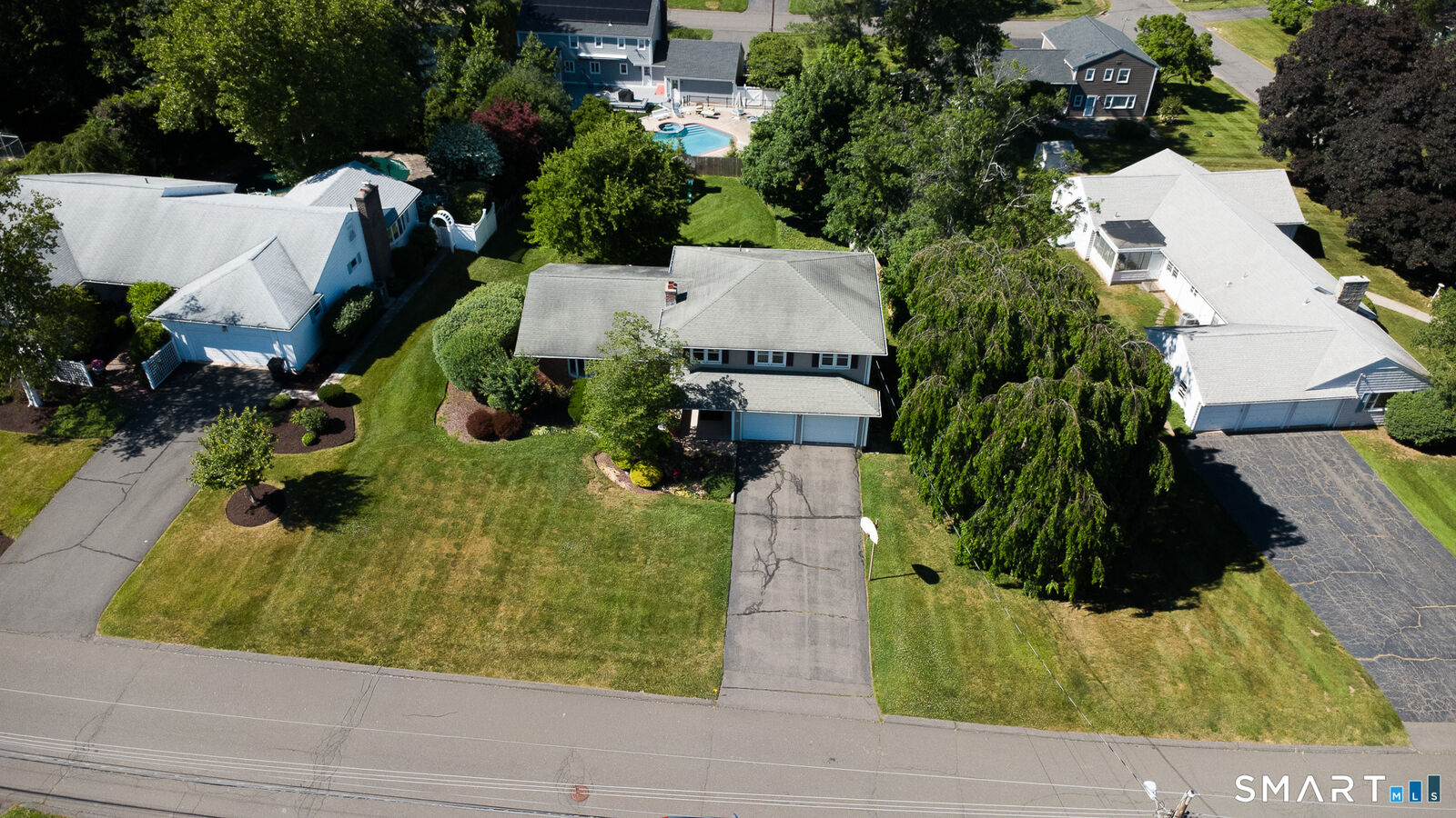 Property Photo: 10 Eastwood Road CT 06117