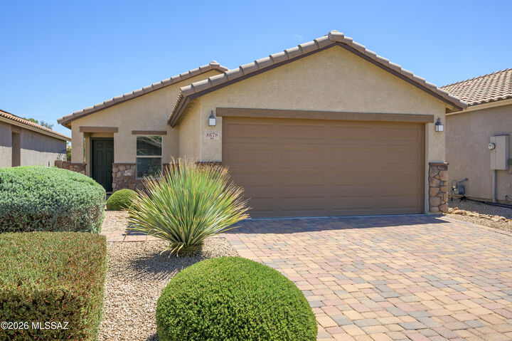 Property Photo:  8678 N Genoa Court  AZ 85742 