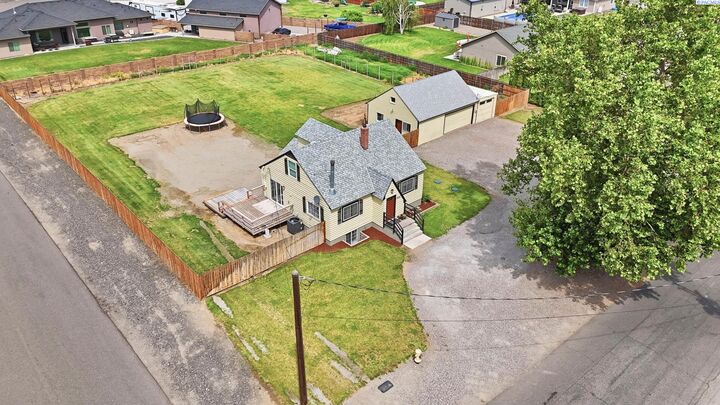 Property Photo: 1904 Road 64 WA 99301