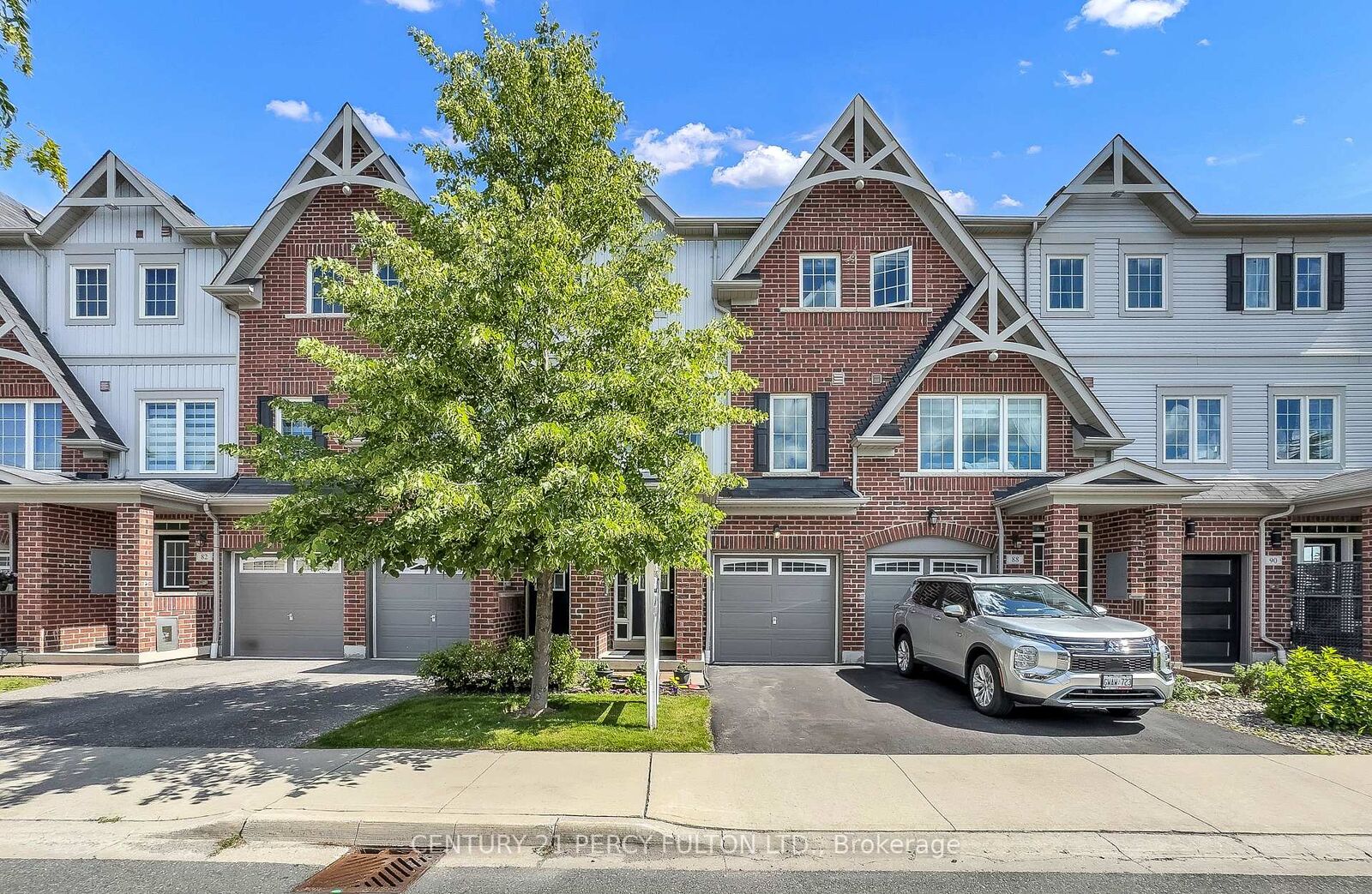 Property Photo:  86 Magpie Way  ON L1N 0K5 
