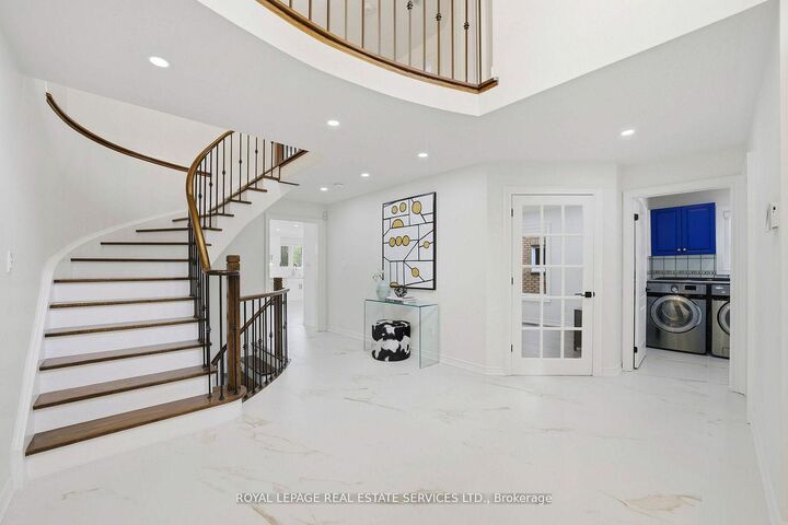Property Photo: 2531 Morrison Avenue ON L5C 3J6