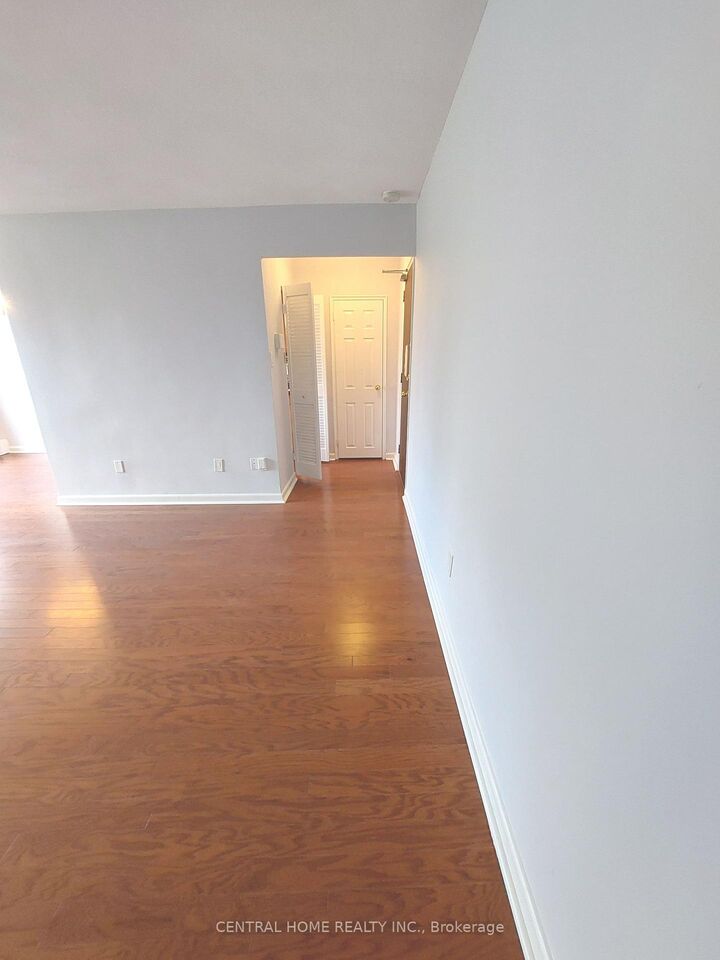 Property Photo: 921 Midland Avenue 504 ON M1K 4G2