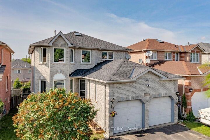 Property Photo:  22 Kelsey Crescent  ON L4N 0J5 