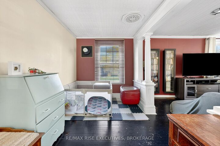 Property Photo:  336 Queen Street  ON K0H 1G0 