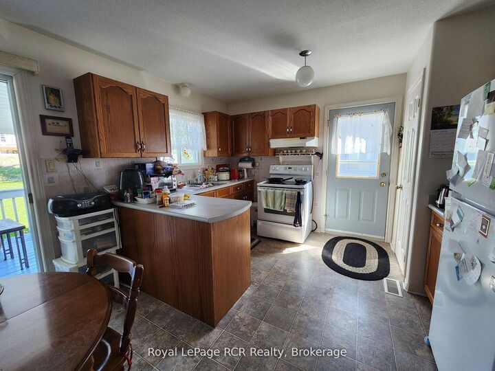 Property Photo: 103 Meadowview Lane ON N4W 3G8