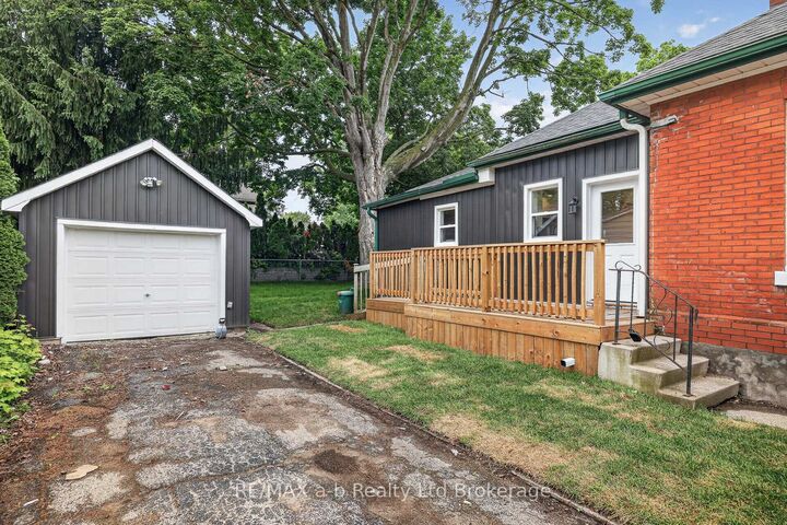 Property Photo:  91 Winniett Street  ON N4S 5Z6 