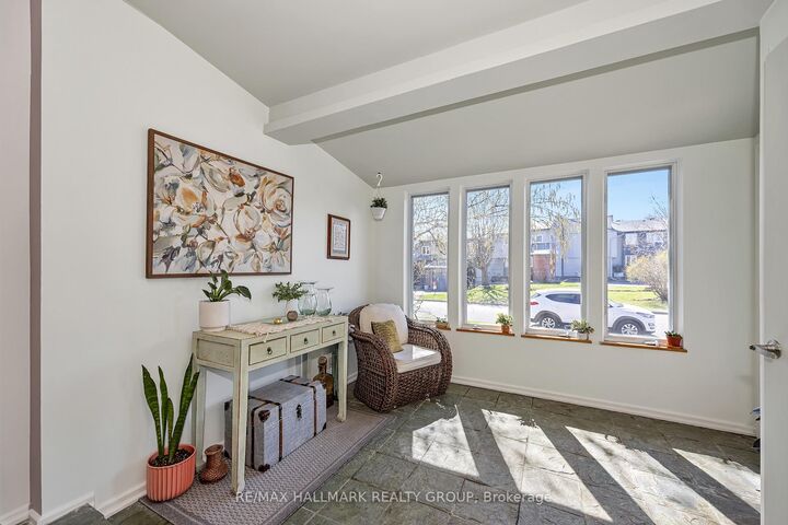 Property Photo: 35 Benlea Drive ON K2G 4A3