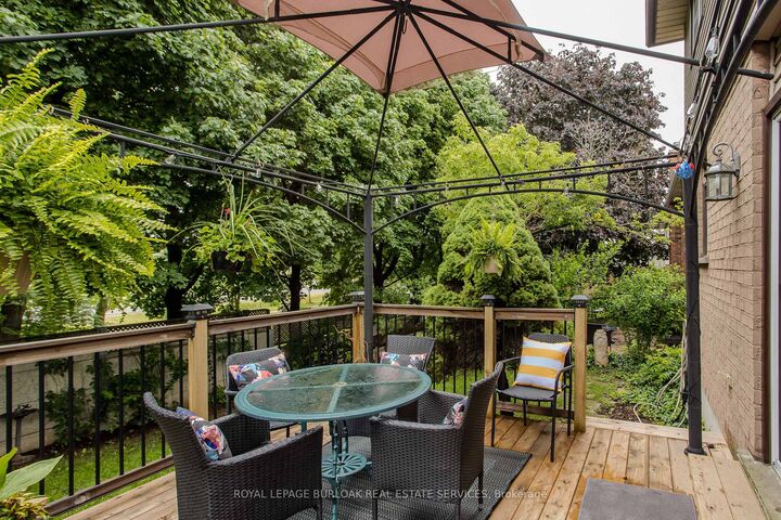 Property Photo:  12 Branthaven Drive  ON L8J 2L9 