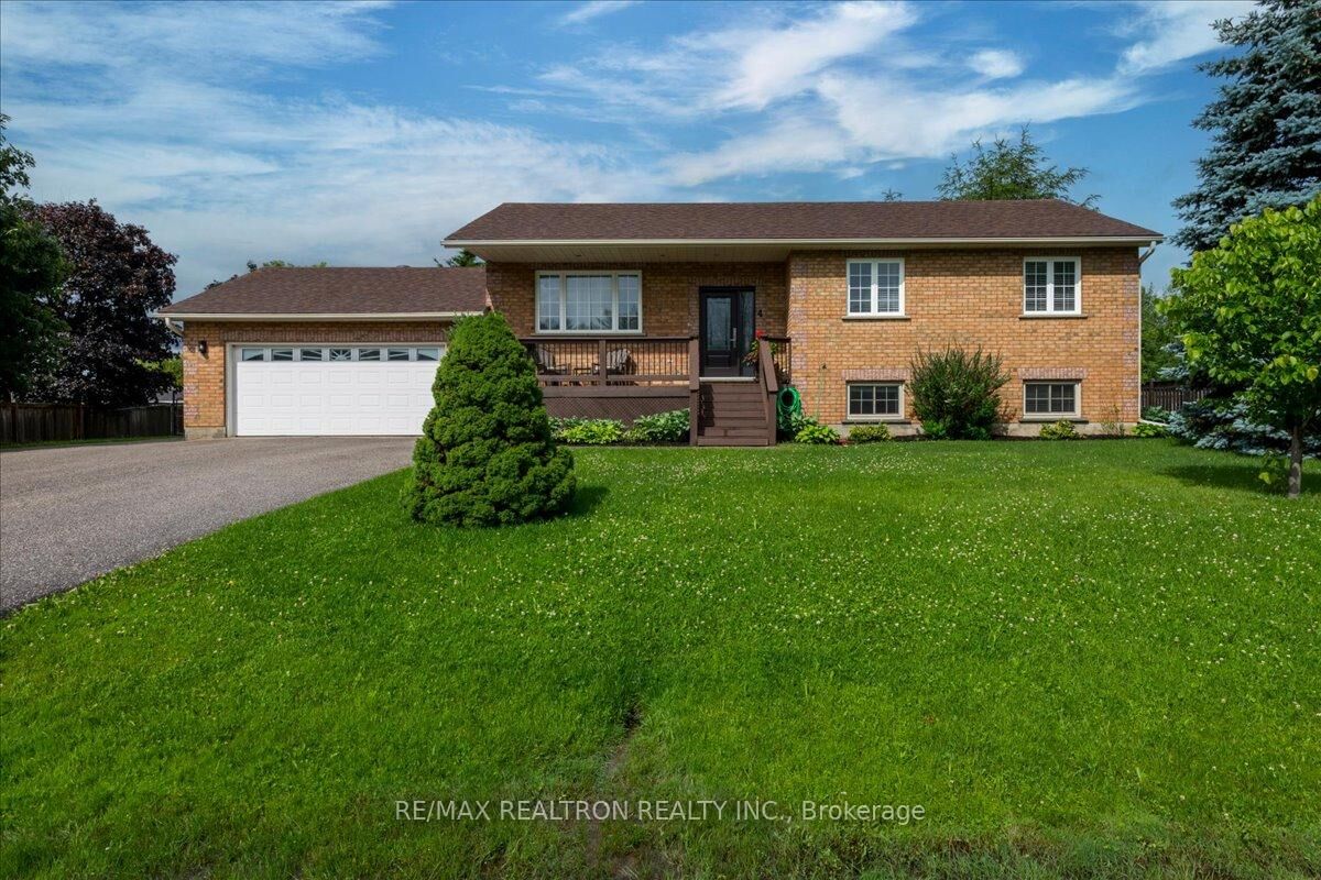 Property Photo: 4 Templeton Drive ON L0M 1N0