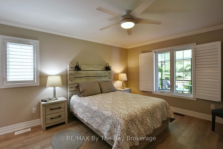 12 New York Avenue — photo 1