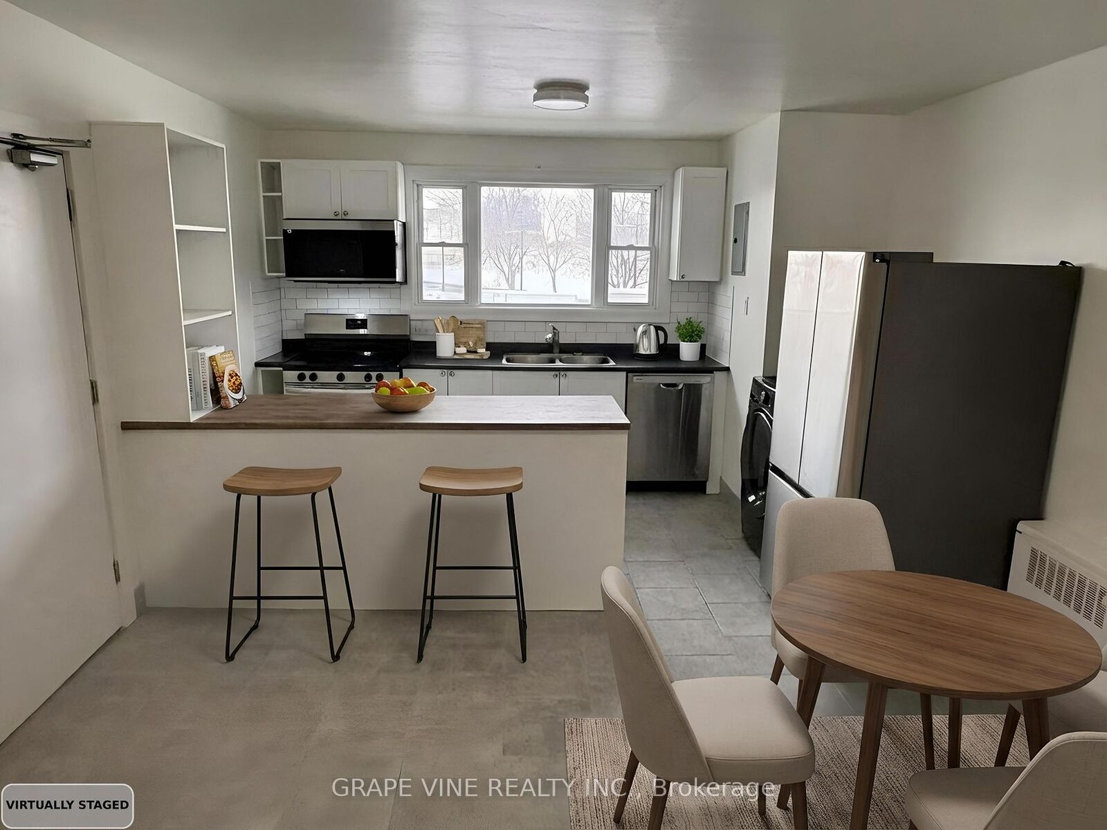 Property Photo:  824 Kirkwood Avenue  ON K1Z 5Y2 