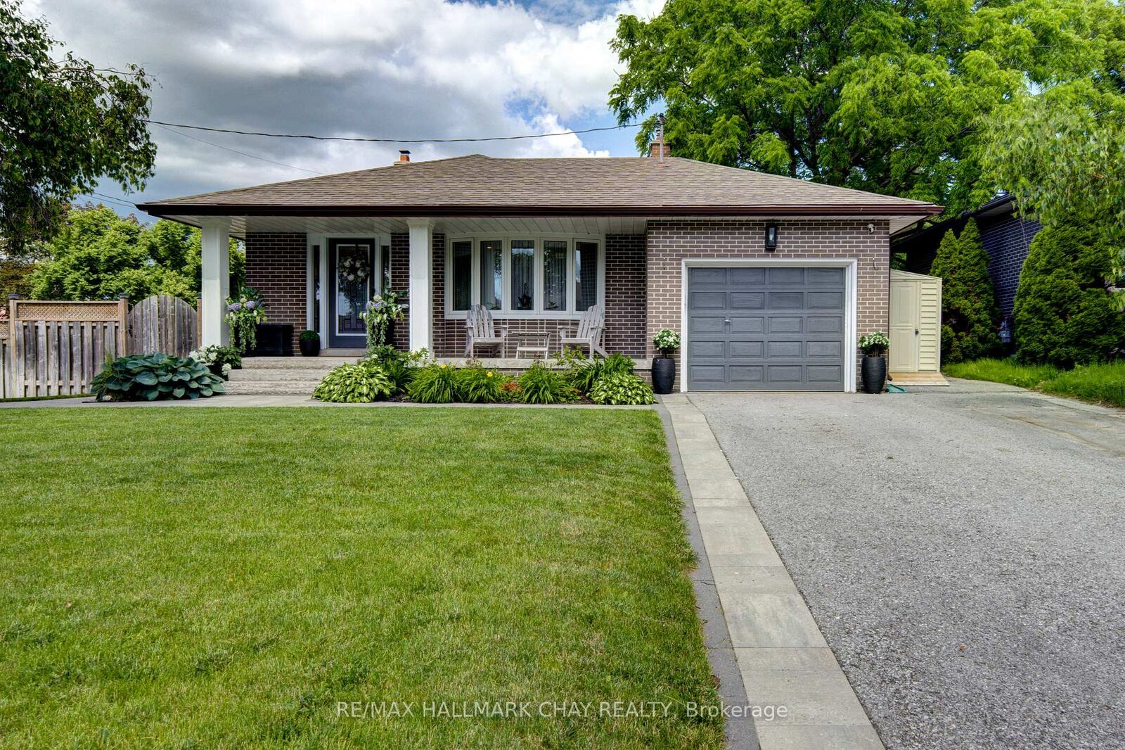 Property Photo:  247 St. Vincent Street  ON L4M 3Z7 
