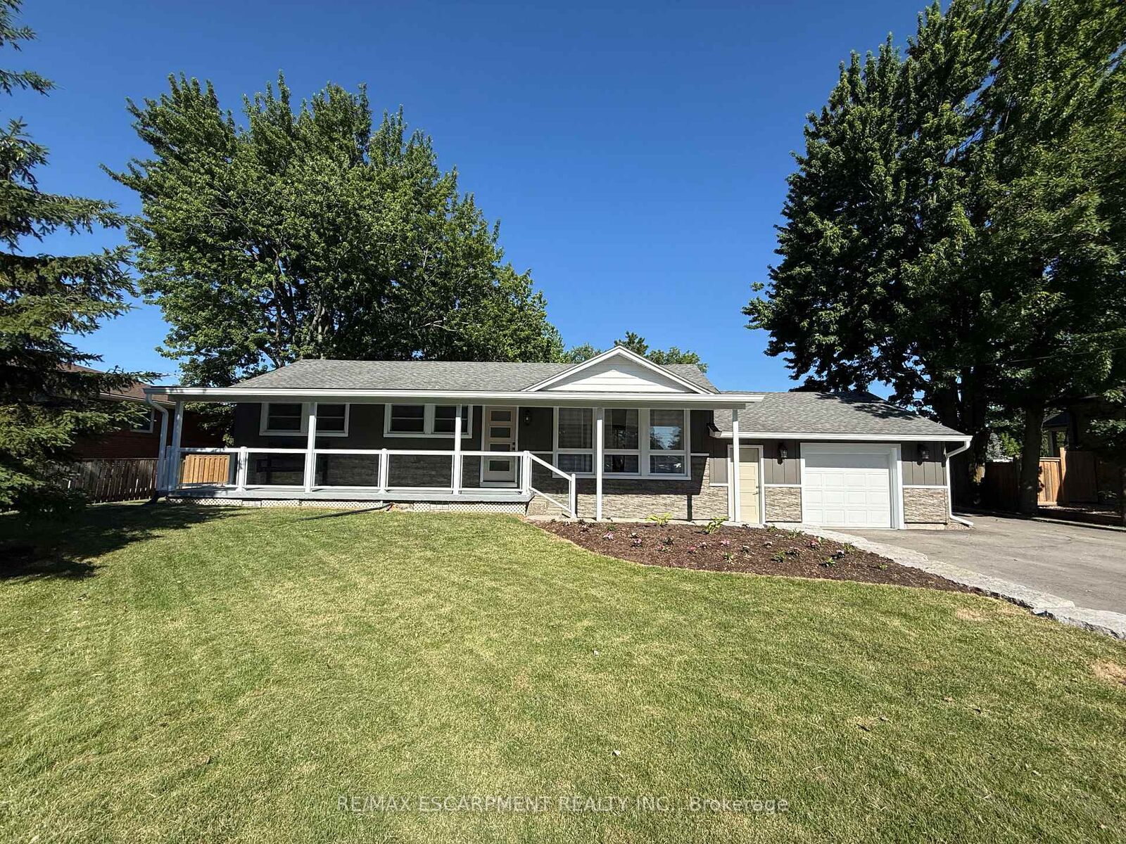 Property Photo: 99 Byron Avenue ON L8J 2T2