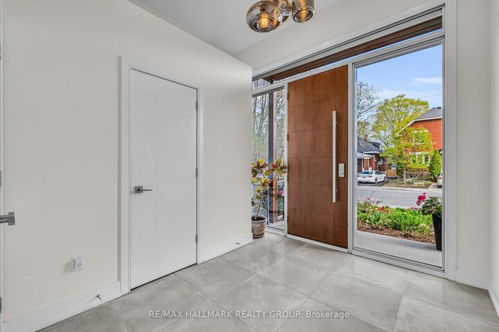 Property Photo:  92 Grange Avenue  ON K1Y 0N9 