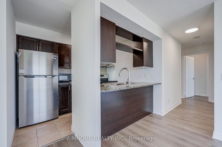 Property Photo:  70 Town Centre Court 2602  ON M1P 4Y7 