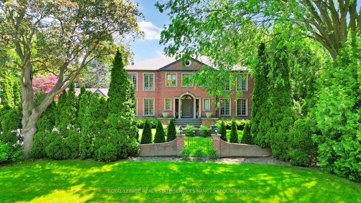 Property Photo: 21 Forest Heights Boulevard ON M2L 1G4