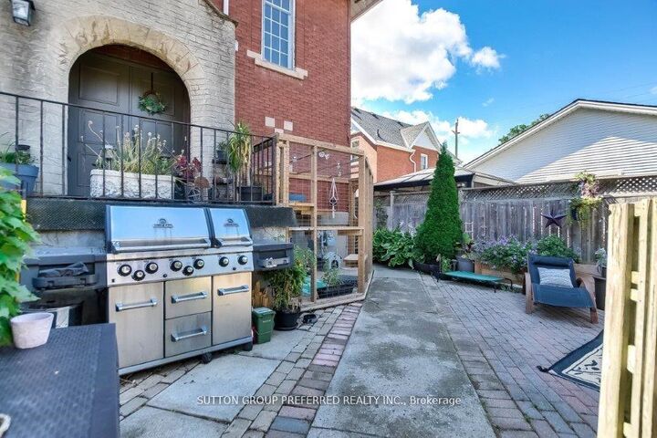 Property Photo: 73 Fifth Avenue ON N5R 4C9