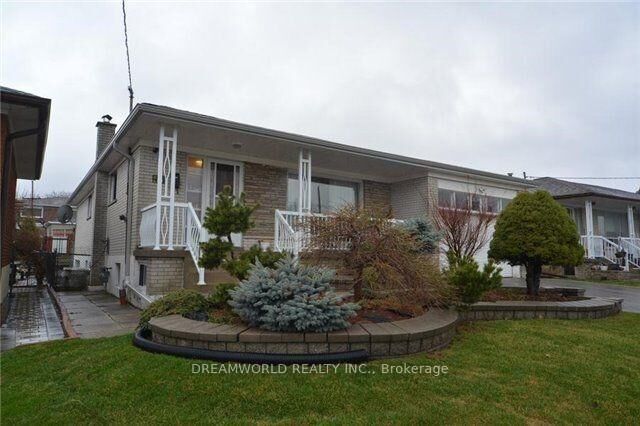 Property Photo: 14 Laskay Crescent ON M3N 1P3
