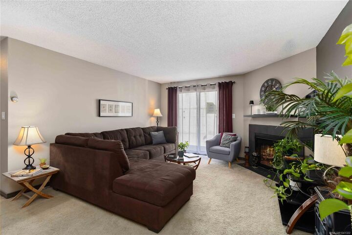 Property Photo:  3255 Glasgow Ave #314  BC V8X 4S4 