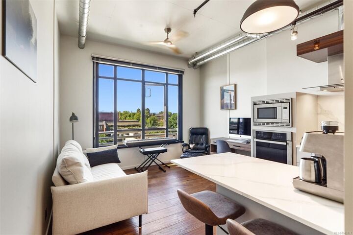 Property Photo: 1029 View St #630 BC V8V 4Y3