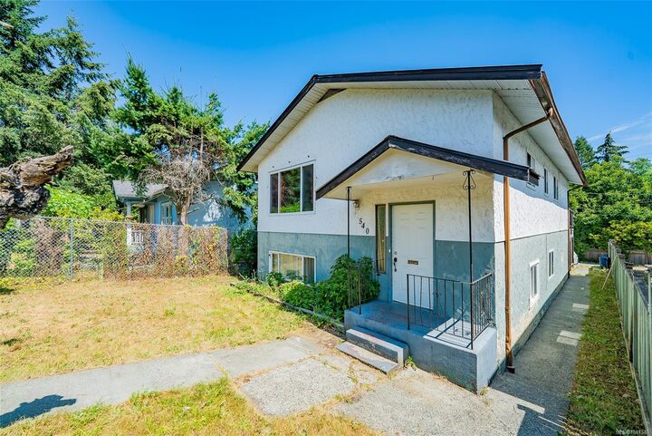 540 Wakesiah Ave — photo 1
