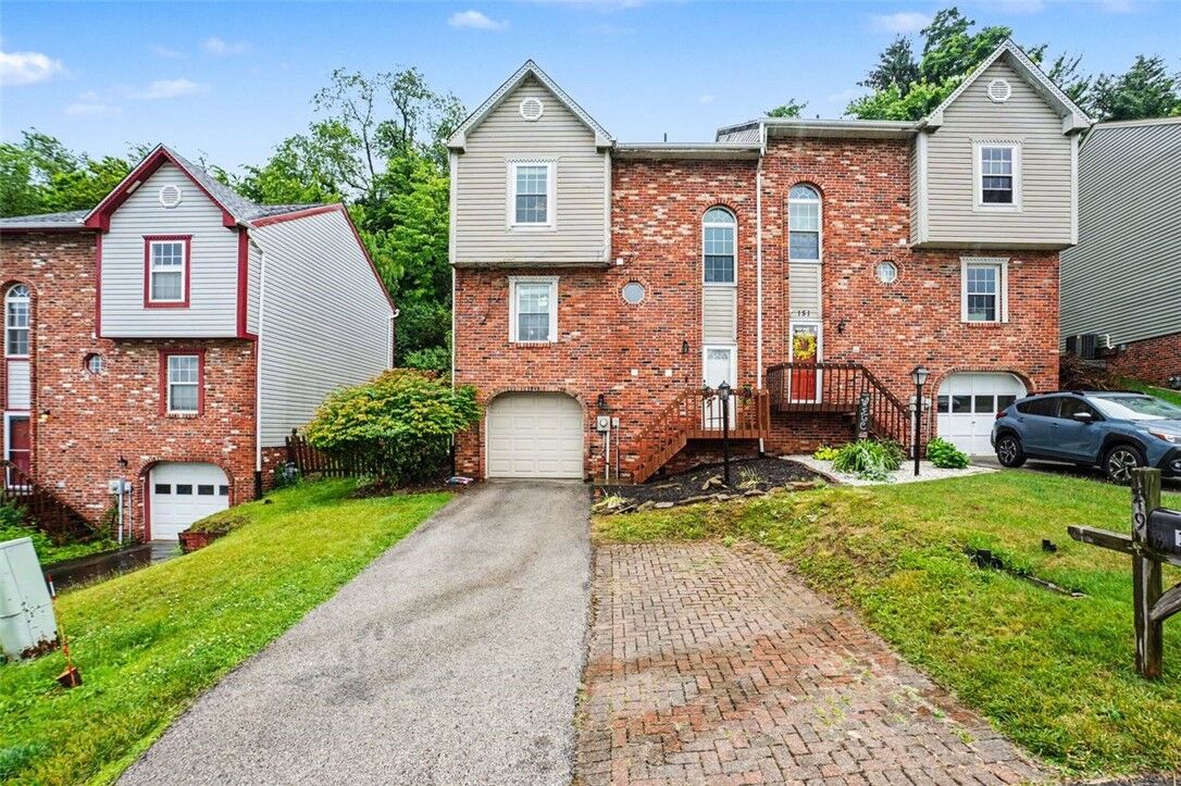 Property Photo:  149 Villa Dr  PA 15214 