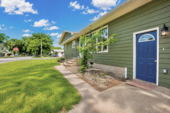 Property Photo:  816 12th Avenue  SD 57401 