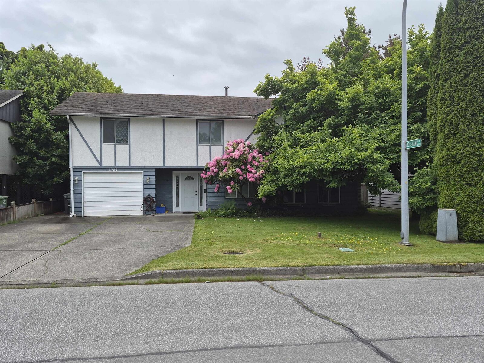 Property Photo: 8280 Rosebank Crescent BC V7A 2K6