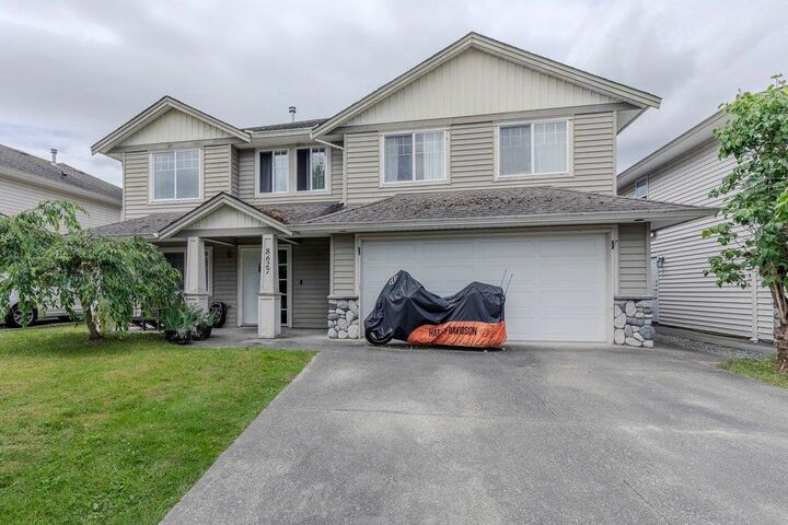 8627 Henderson Street — photo 1