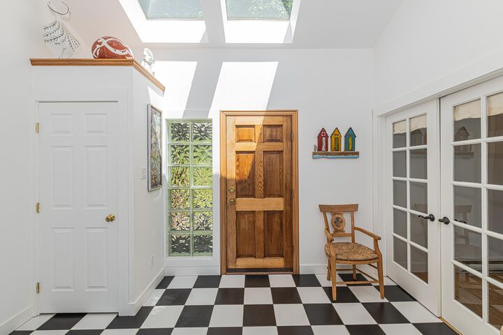Property Photo: 351 Elizabeth Drive BC V8K 1J5