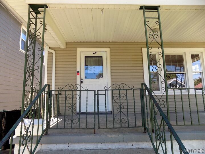 Property Photo:  69 Lockwood Avenue  NY 14220 