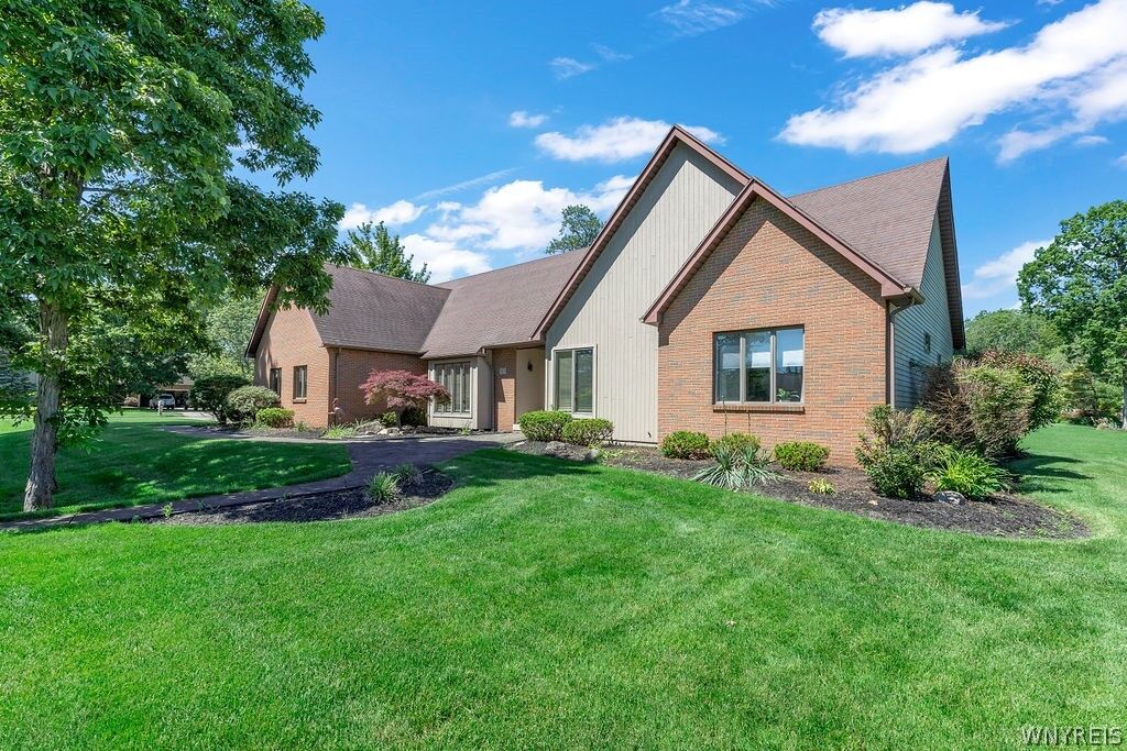 Property Photo:  10 Spicer Creek  NY 14072 
