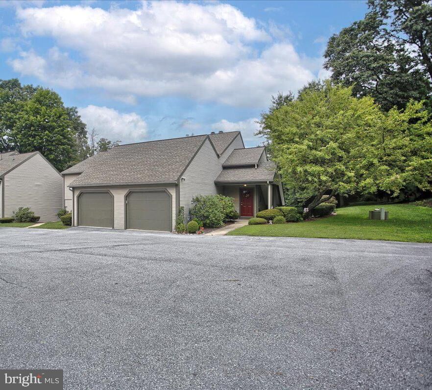 Property Photo:  563 Roslaire Drive  PA 17036 