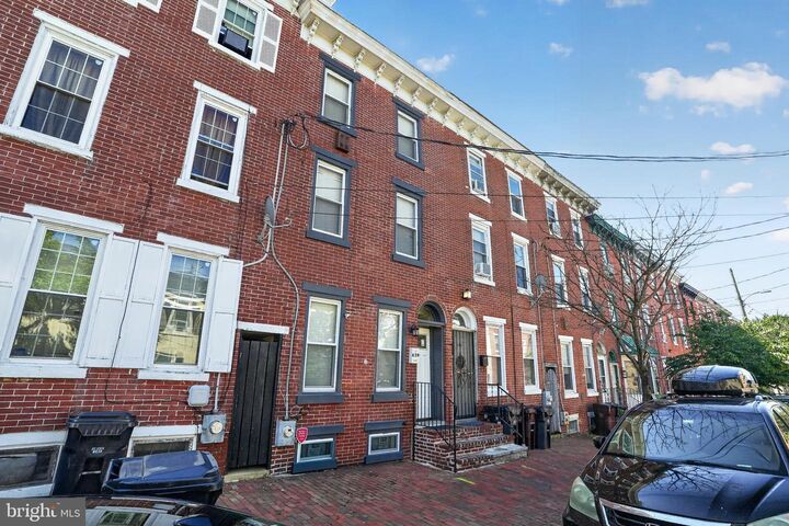 Property Photo:  828 N Madison Street  DE 19801 